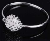 Посеребренный женский браслет “снежинка” (внутренний диаметр 5,5см)