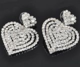 Серебряные серьги в виде сердец с кристаллами